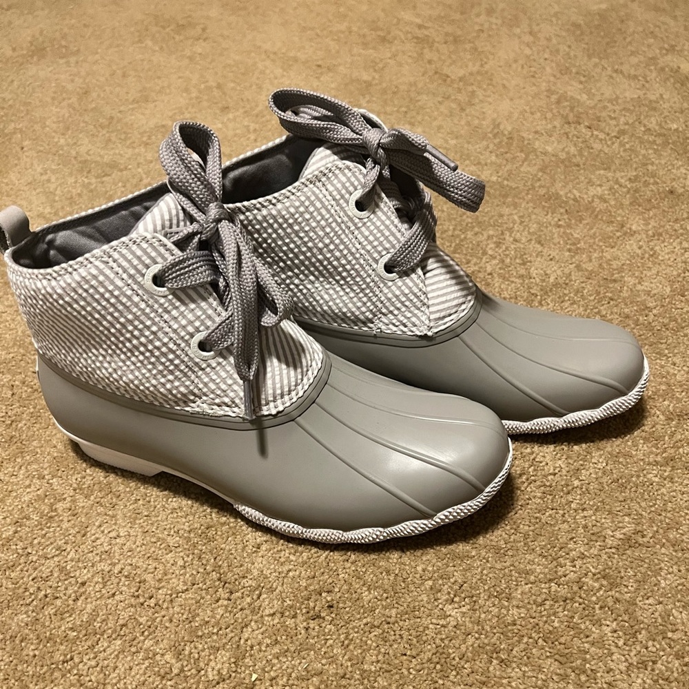 Sperry 2-eye seersucker duck boot - never worn